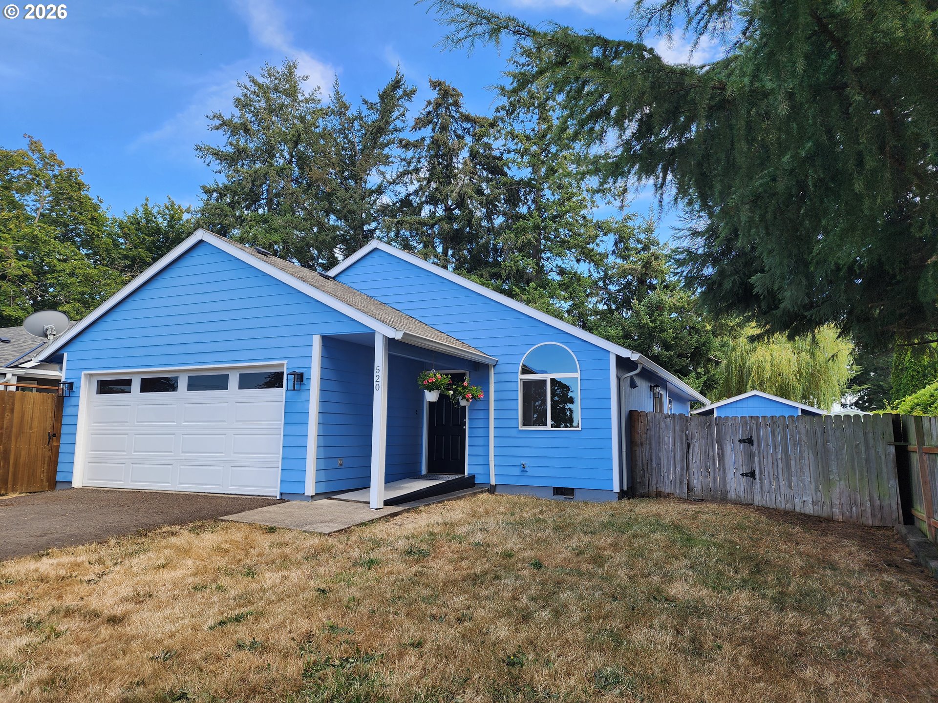520 LINCOLN LN Property Photo 1