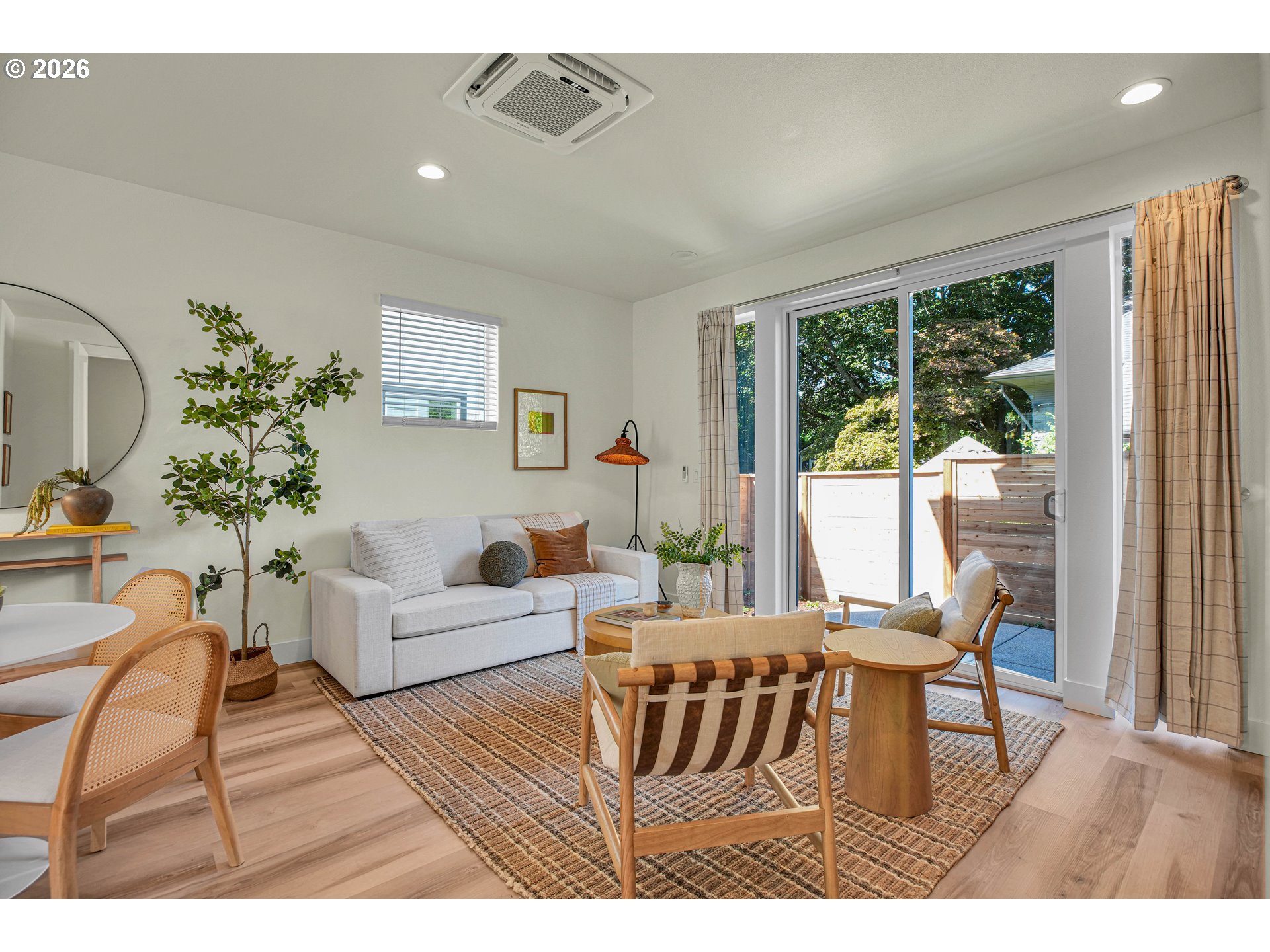 8426 E Burnside St Property Photo 15