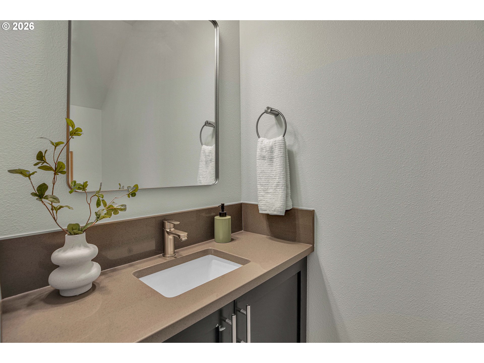 8426 E Burnside St Property Photo 17