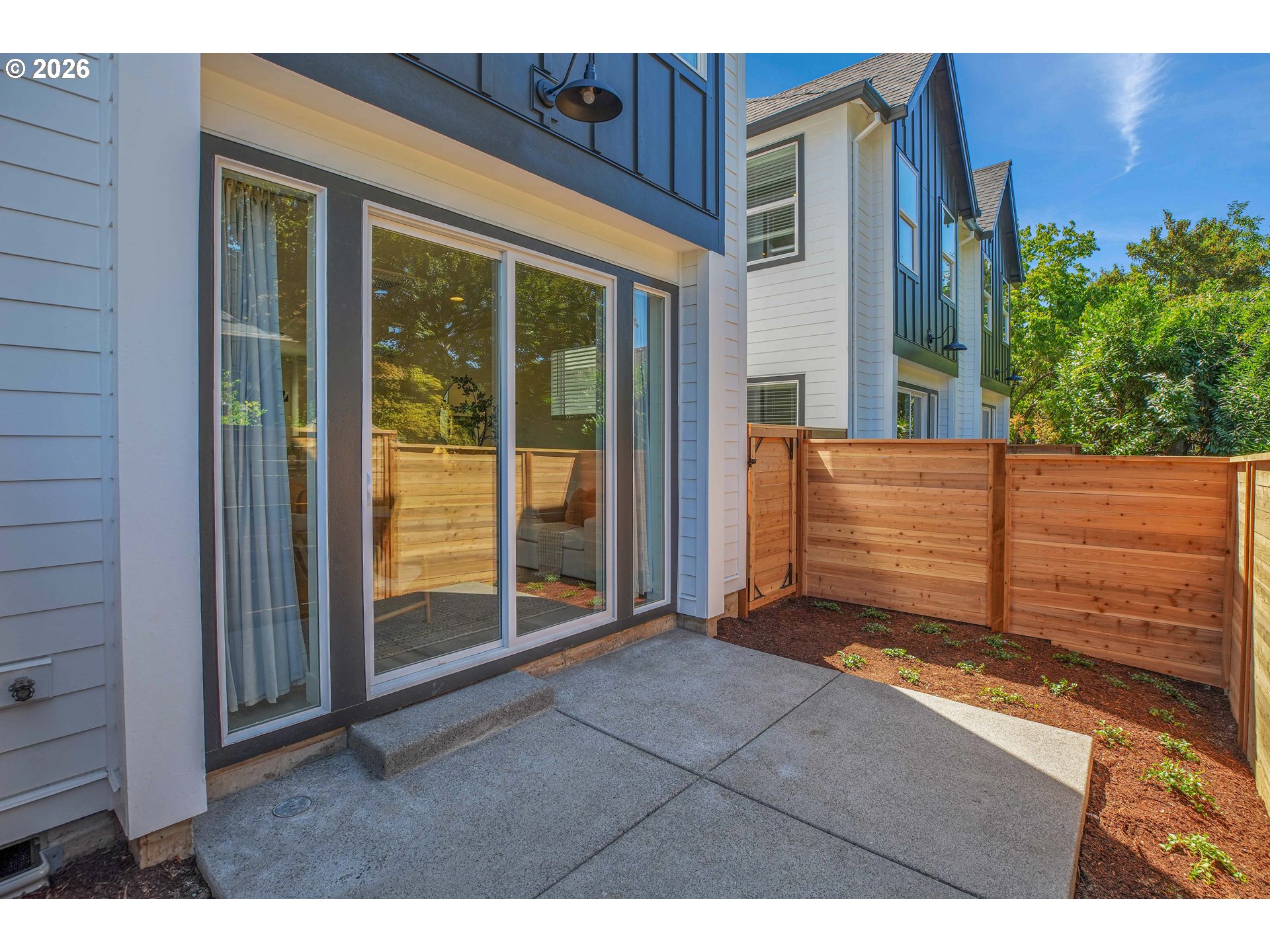 8426 E Burnside St Property Photo 18
