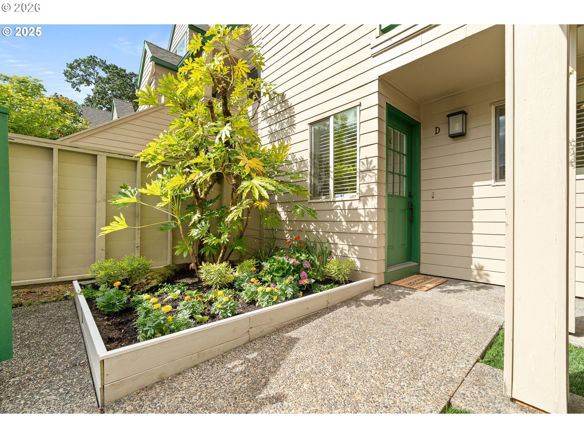 2825 Nw Upshur St D Property Photo 3