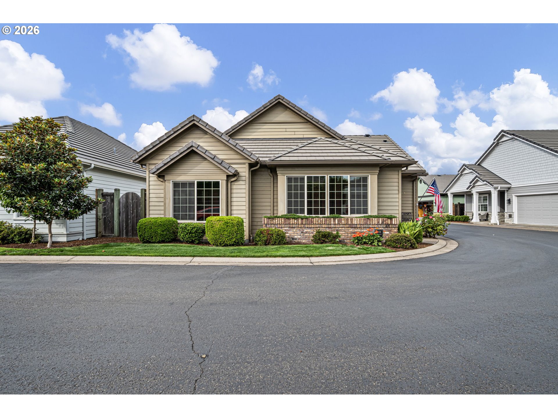 3198 LAKE CREST DR Property Photo 1