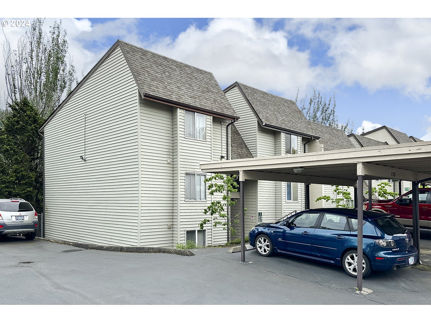 200 SW FLORENCE AVE I-18 Property Photo 1