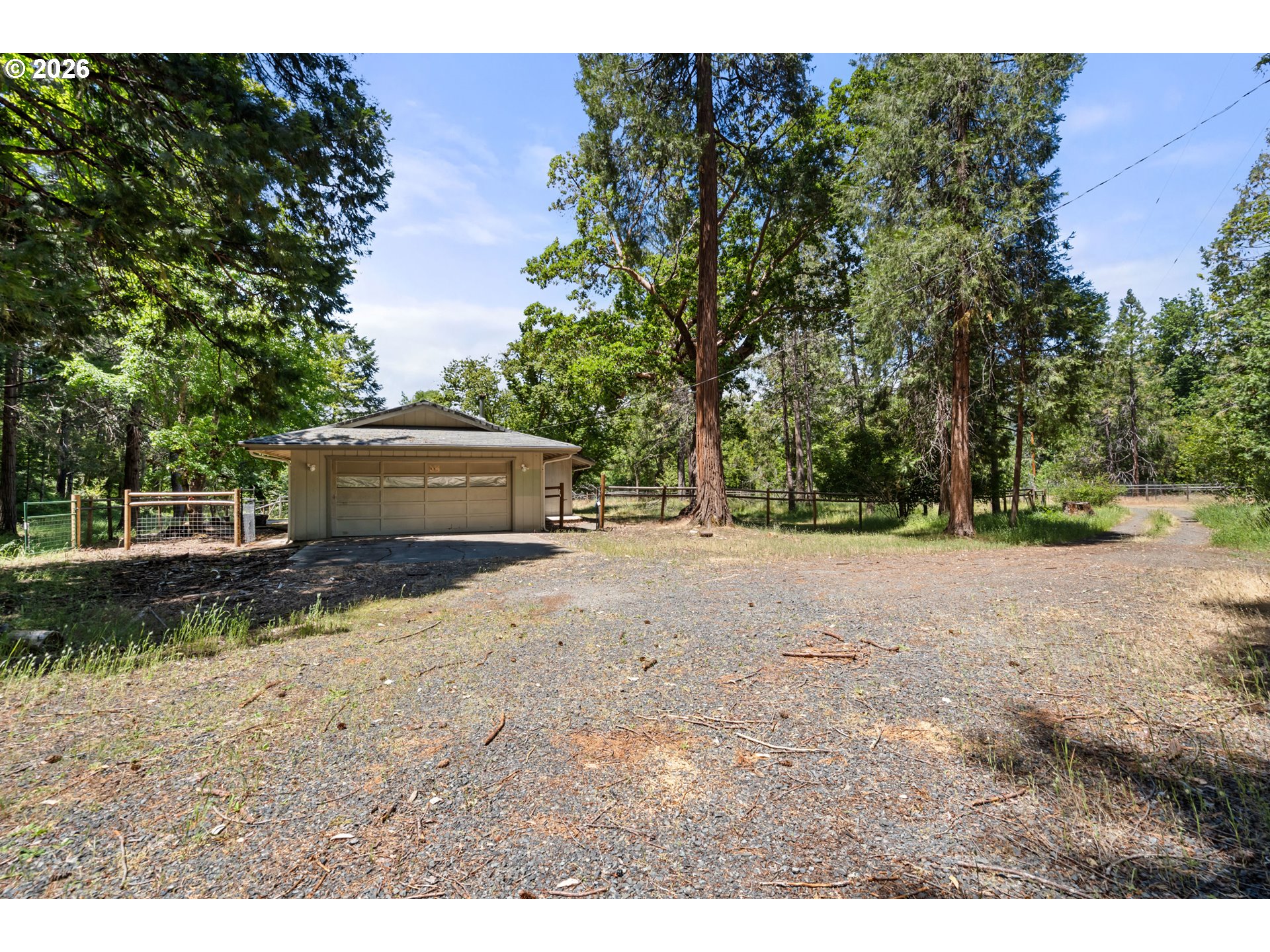 5201 Lake Shore Dr Property Photo 3