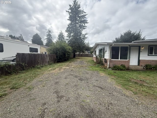 11766 Walnut Ave Property Photo 12