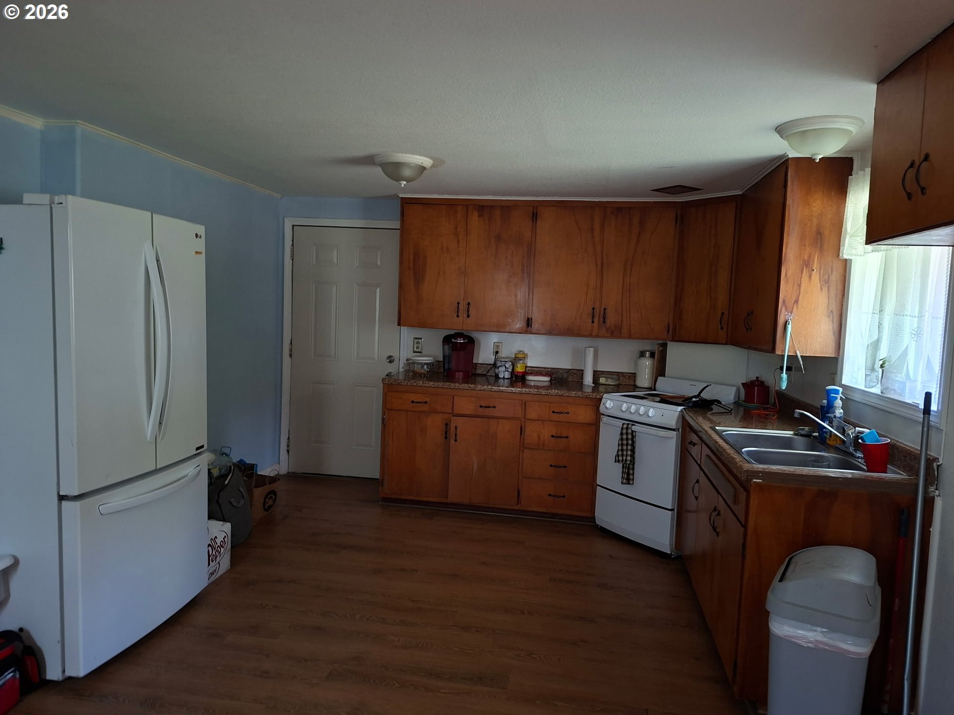 11766 Walnut Ave Property Photo 20