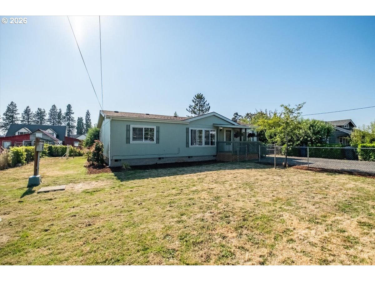 6647 QUARRY RD Property Photo 1