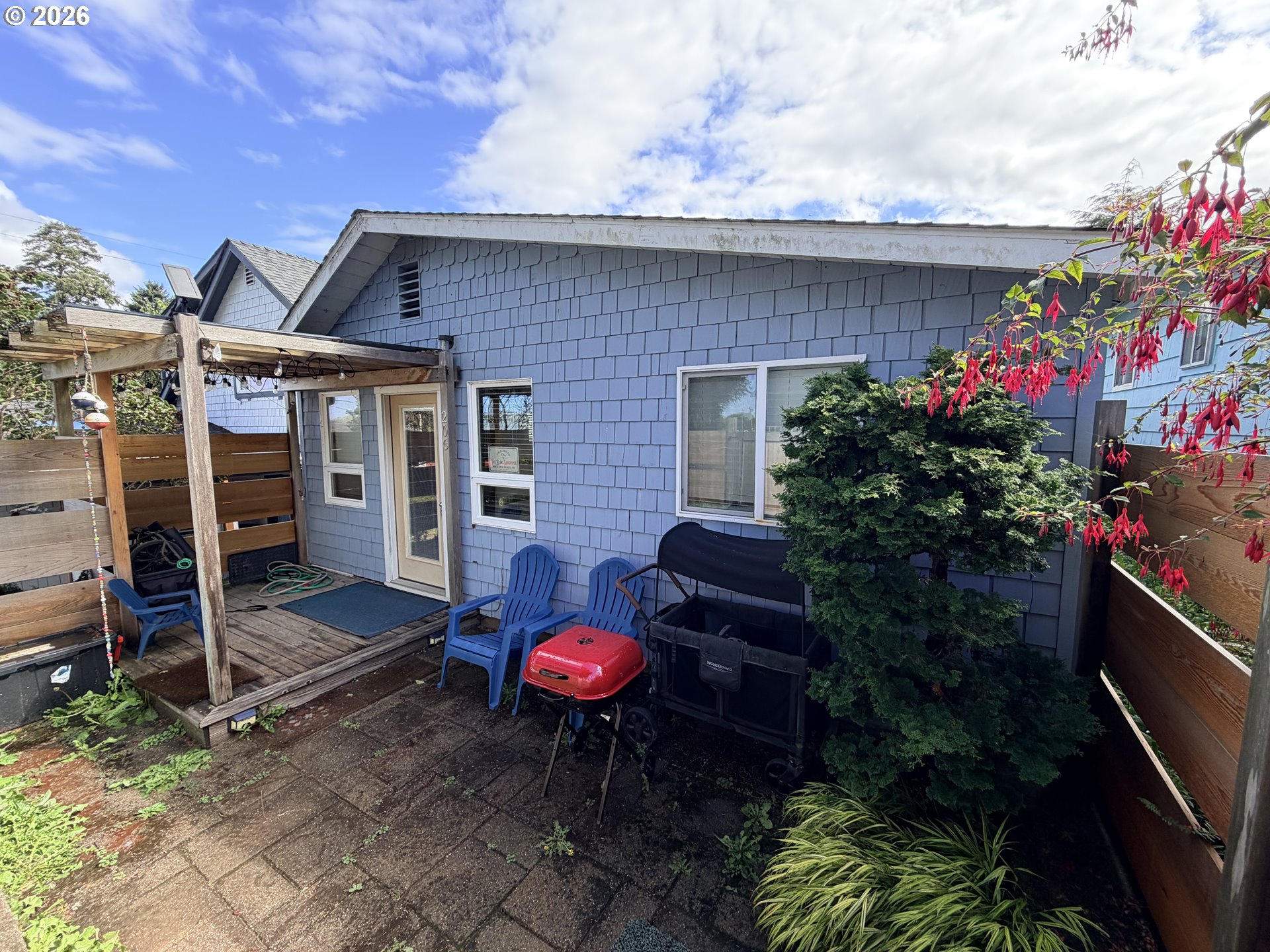 206 S Falcon St Property Photo 1