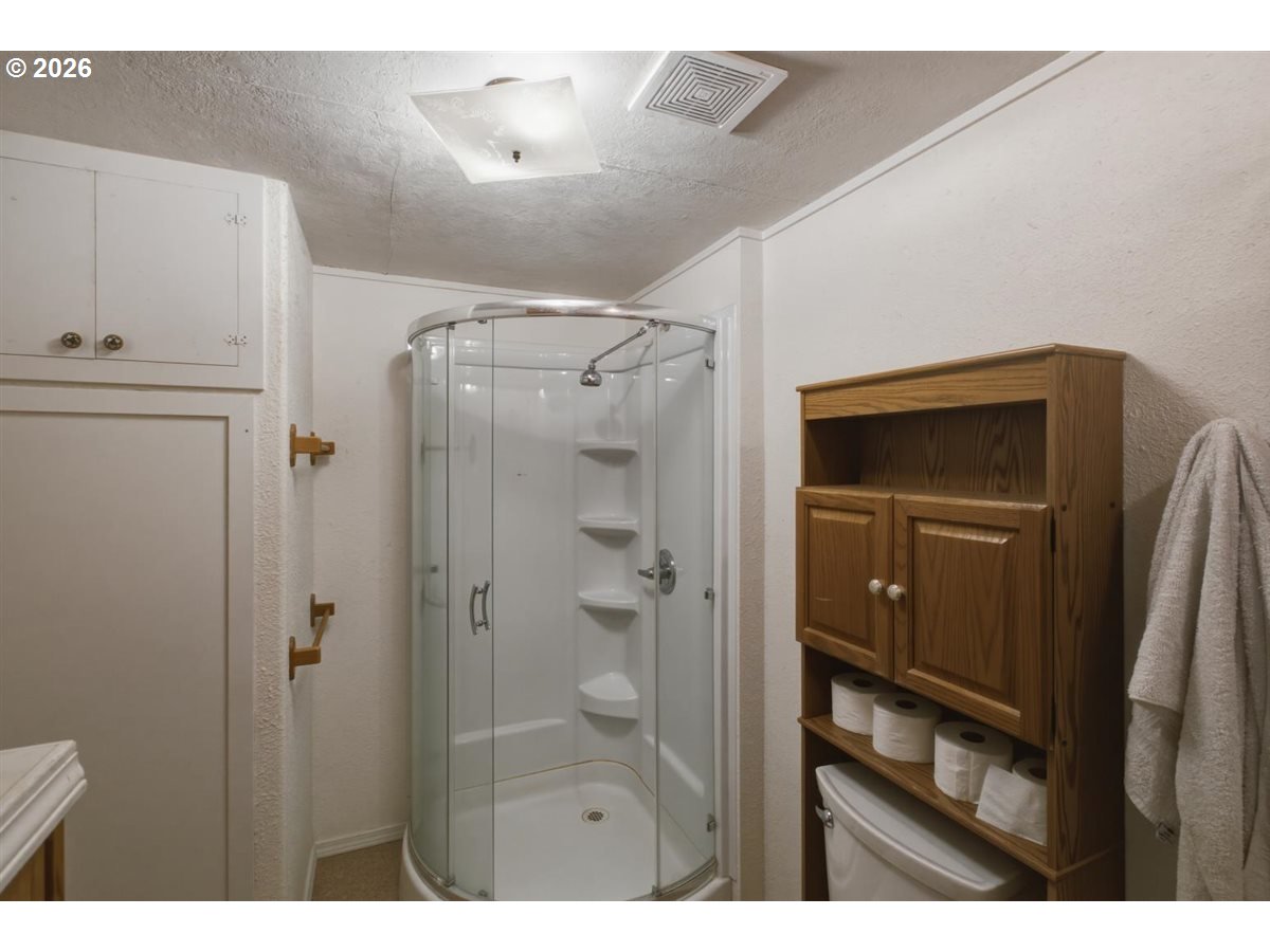 220 Se Hazelton Pl Property Photo 16