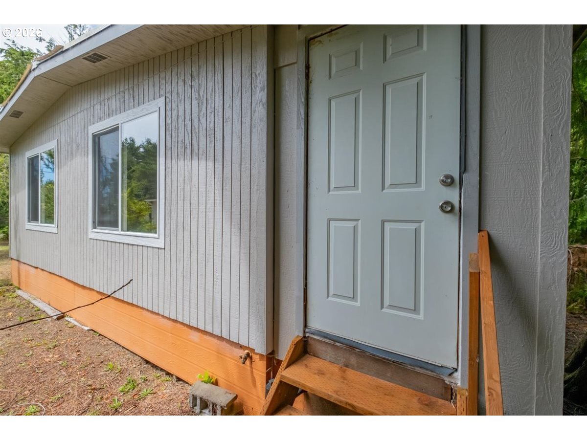 220 Se Hazelton Pl Property Photo 20