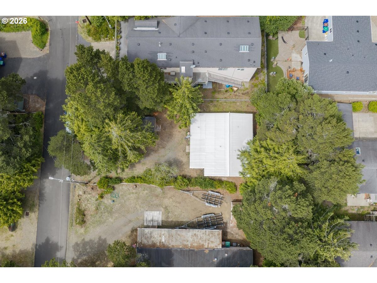 220 Se Hazelton Pl Property Photo 26