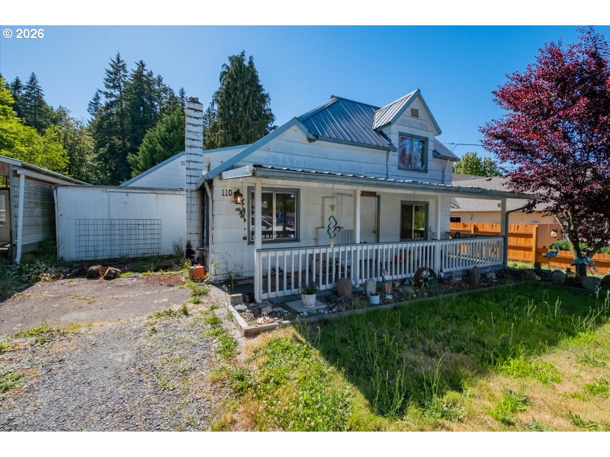 110 8th Ave Property Photo 1