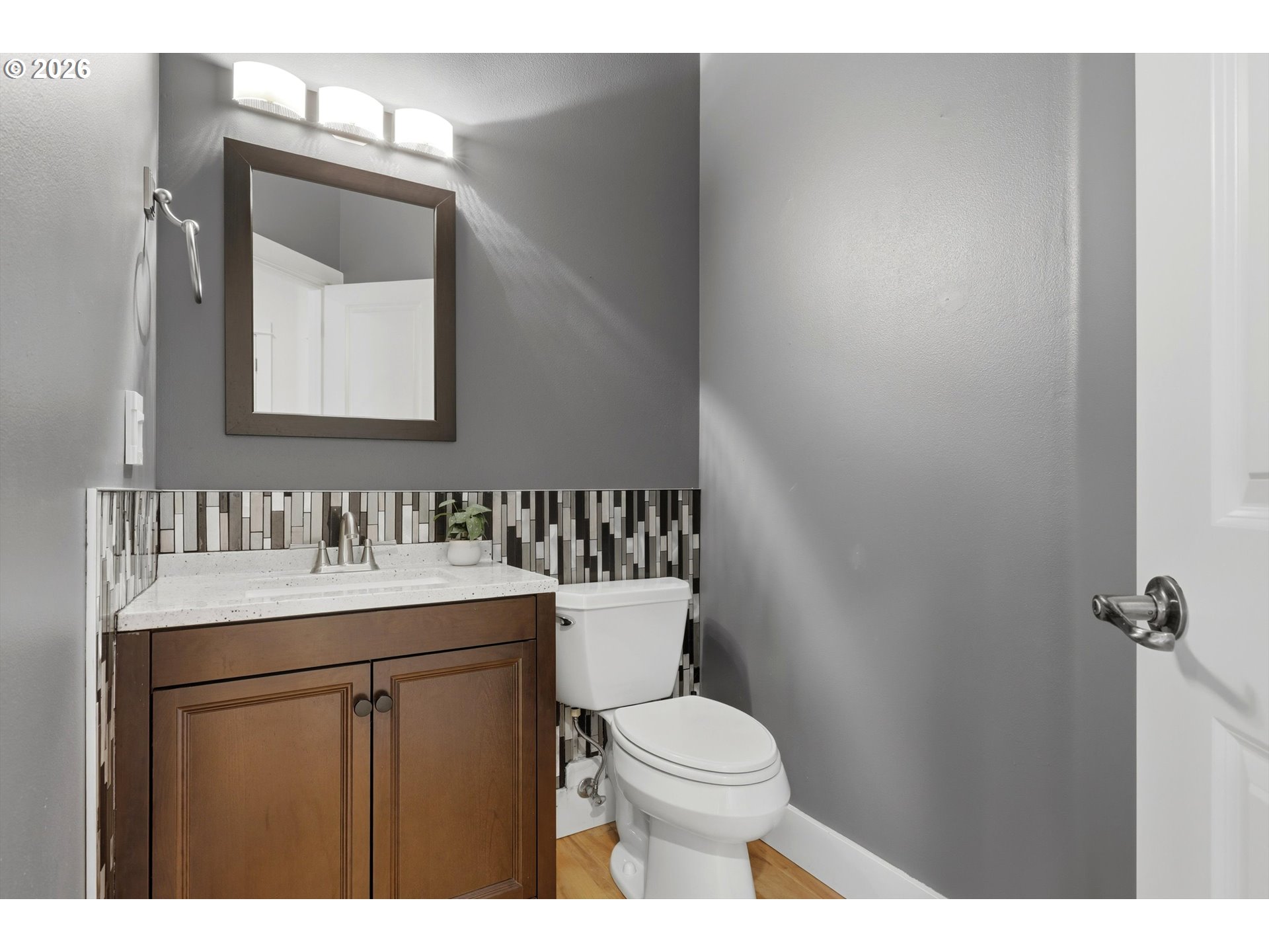 2445 W 10th St Property Photo 20