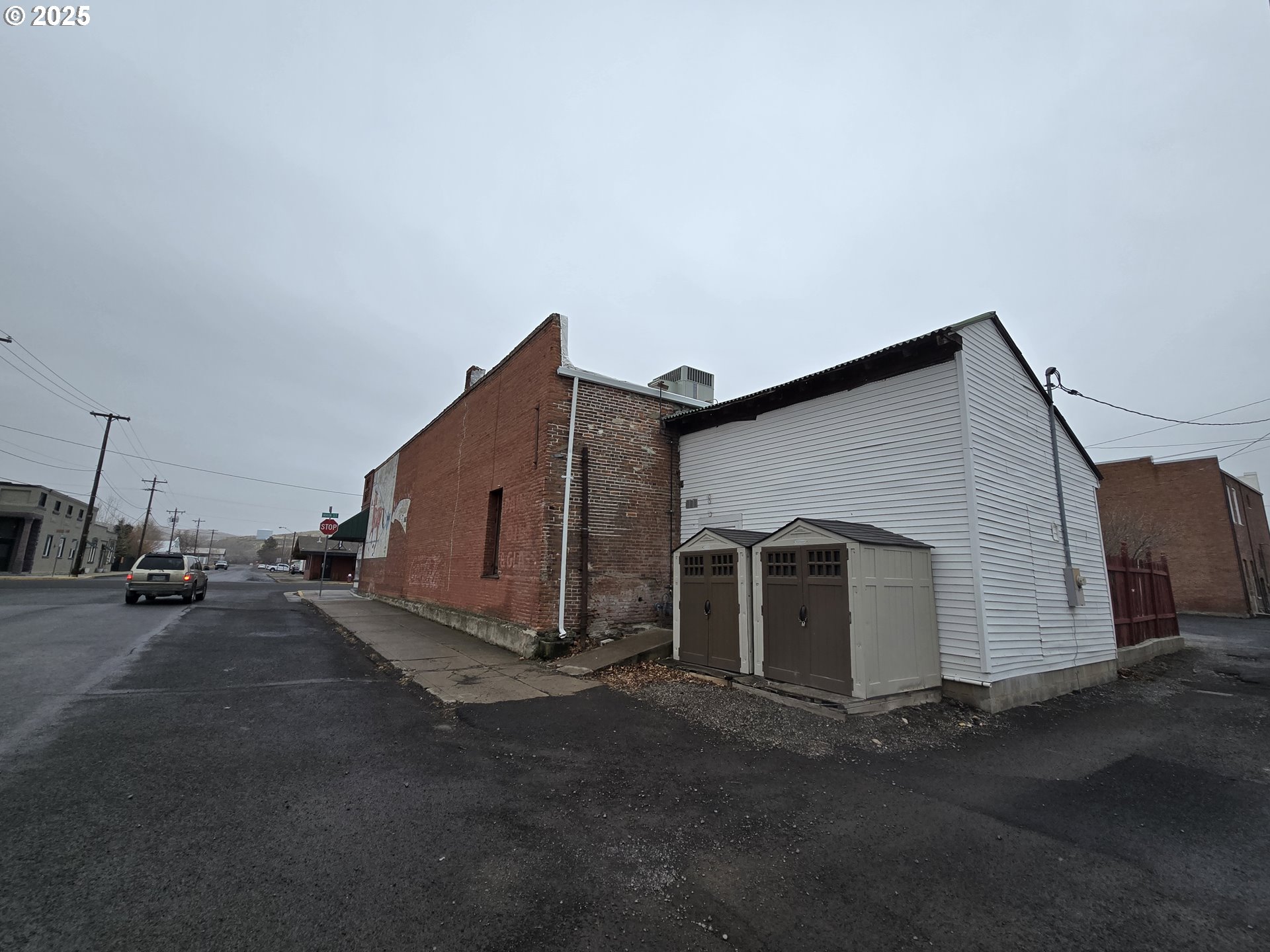 206 S Main St Property Photo 3