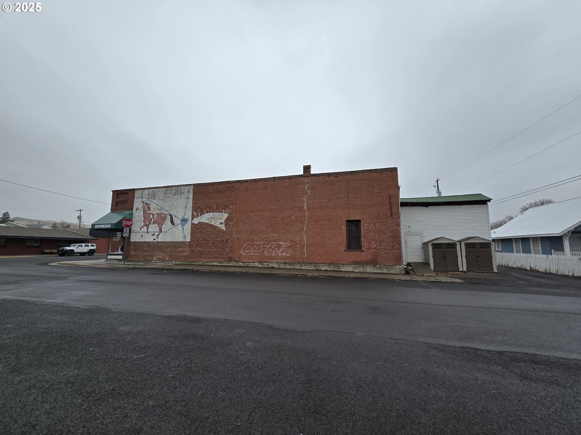 206 S Main St Property Photo 4