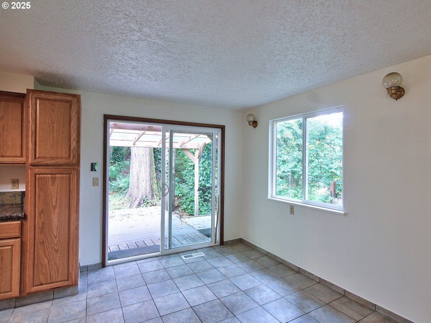1745 Ne West Devils Lake Rd Property Photo 6