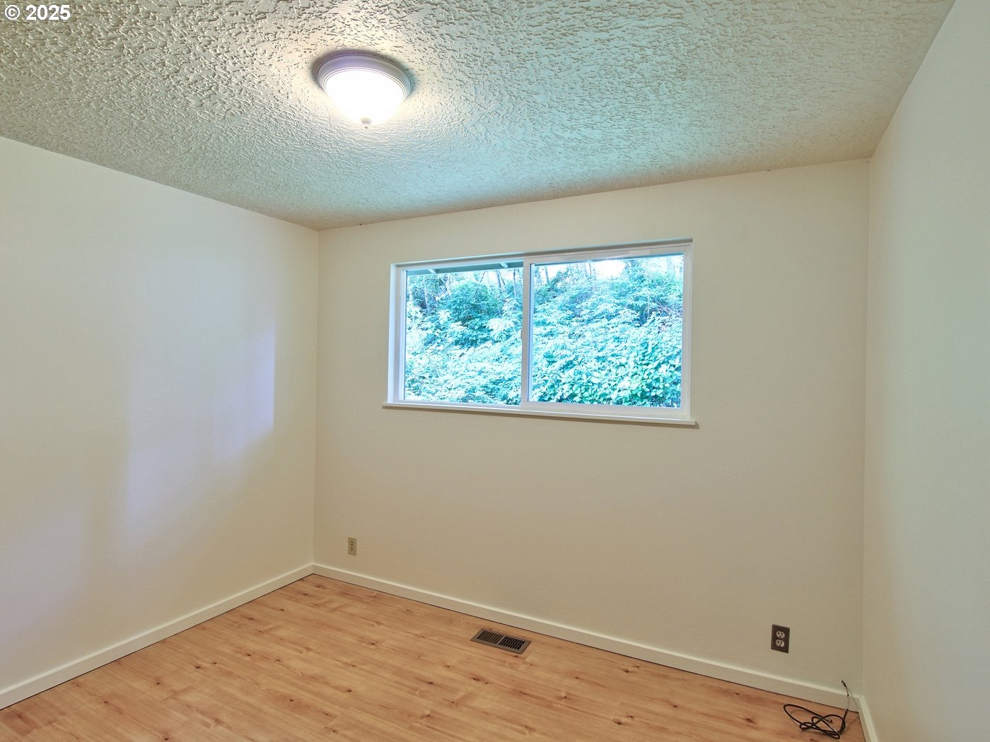 1745 Ne West Devils Lake Rd Property Photo 22