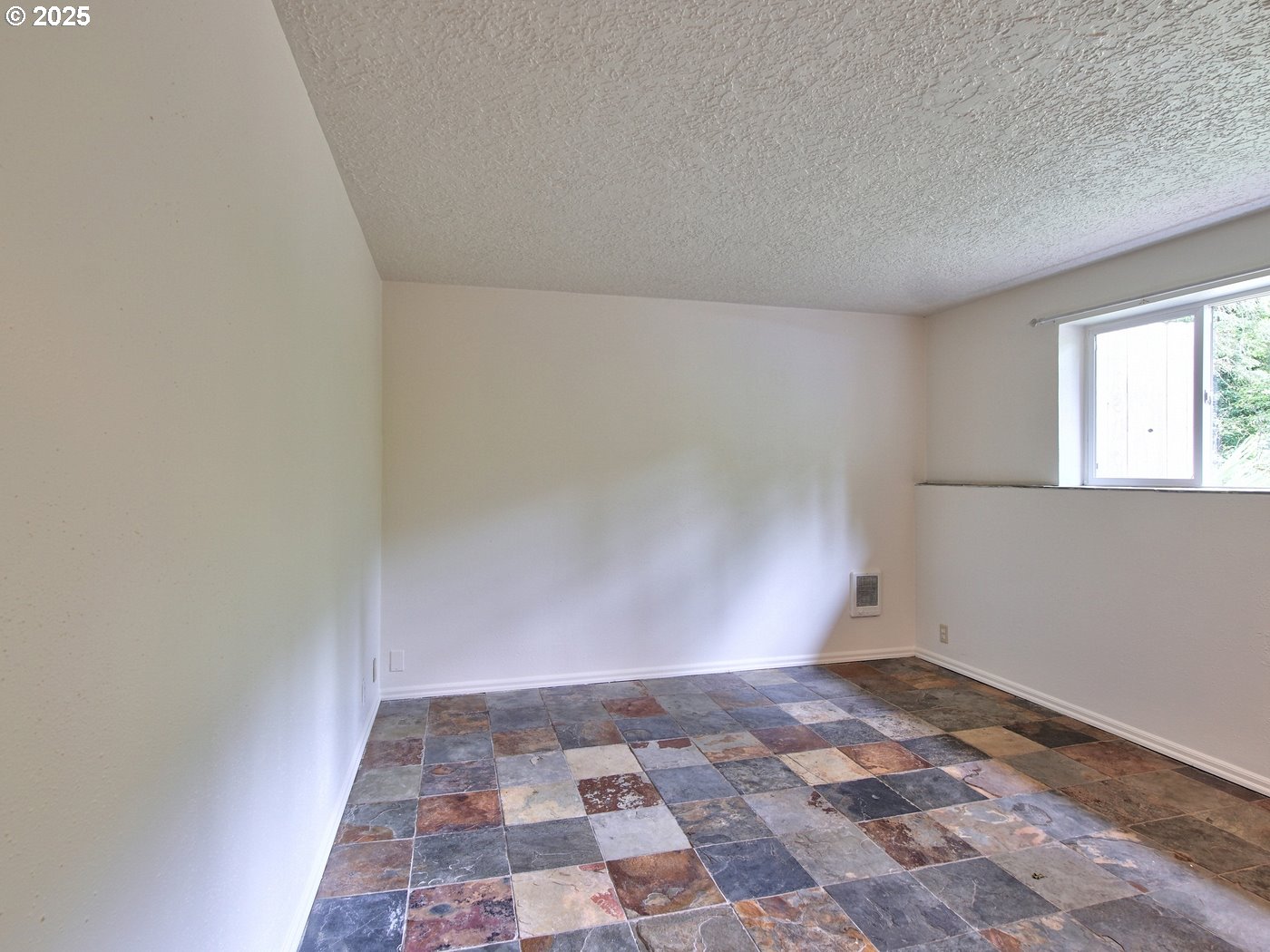 1745 Ne West Devils Lake Rd Property Photo 30
