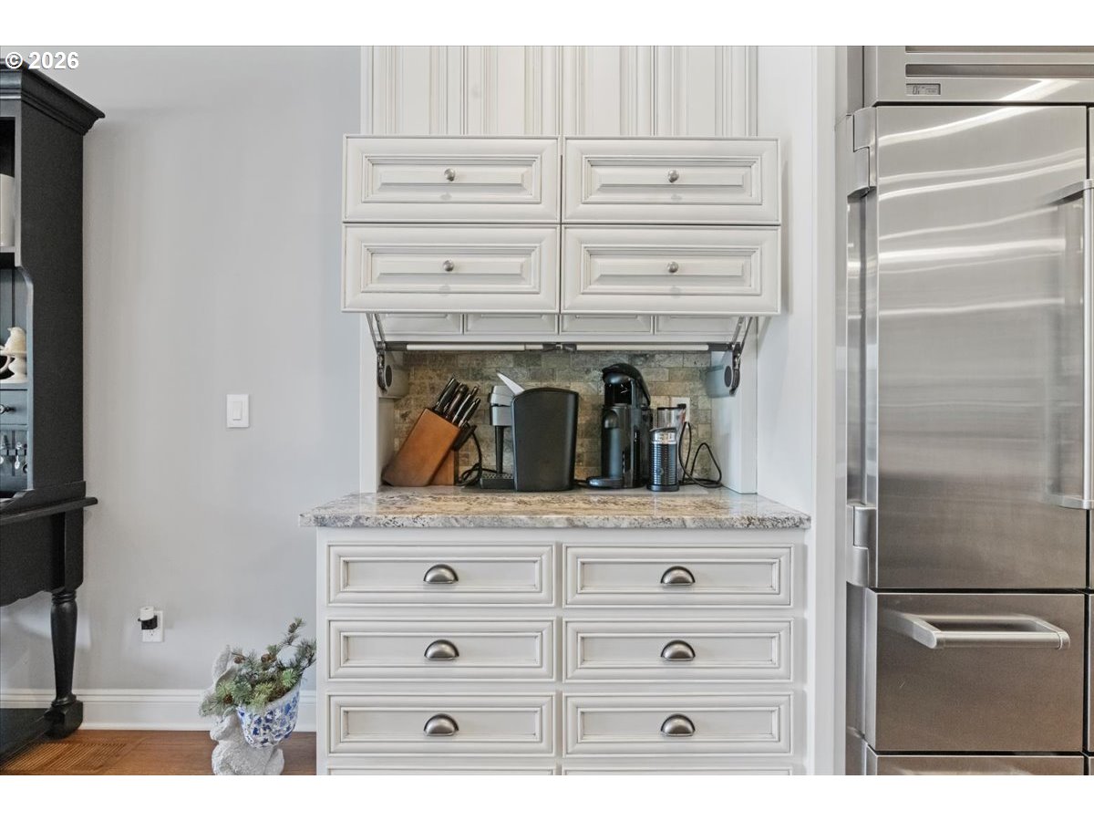 4398 Croisan Ridge Way S Property Photo 12