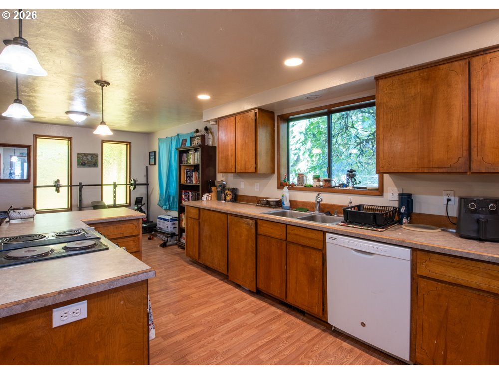 32781 E Pearl St Property Photo 6