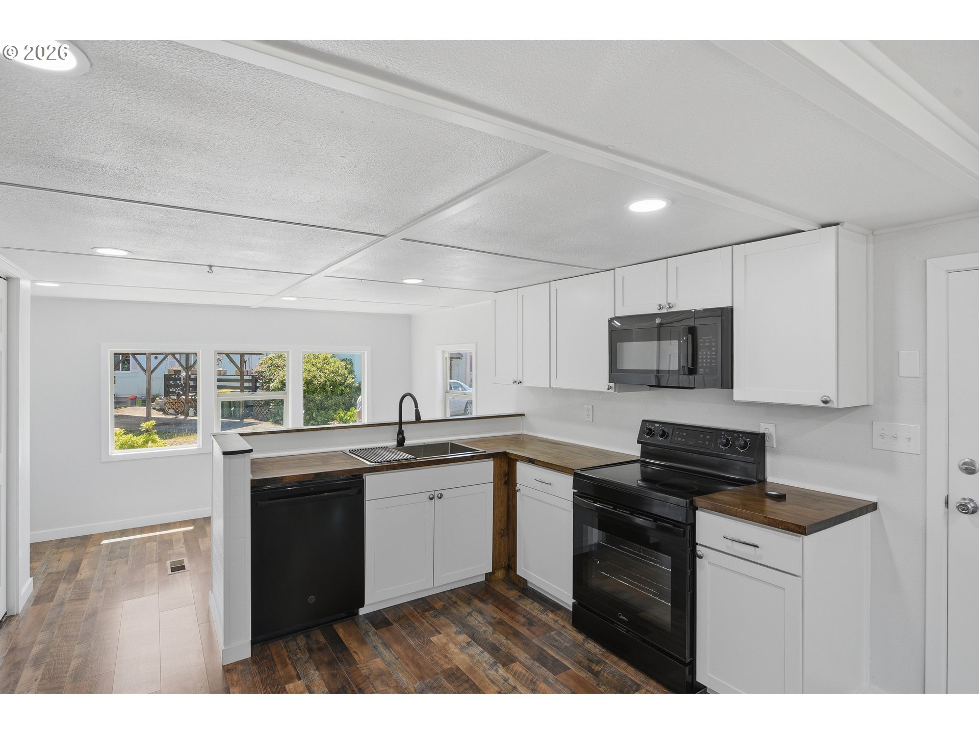 87735 Highway 101 28 Property Photo 8