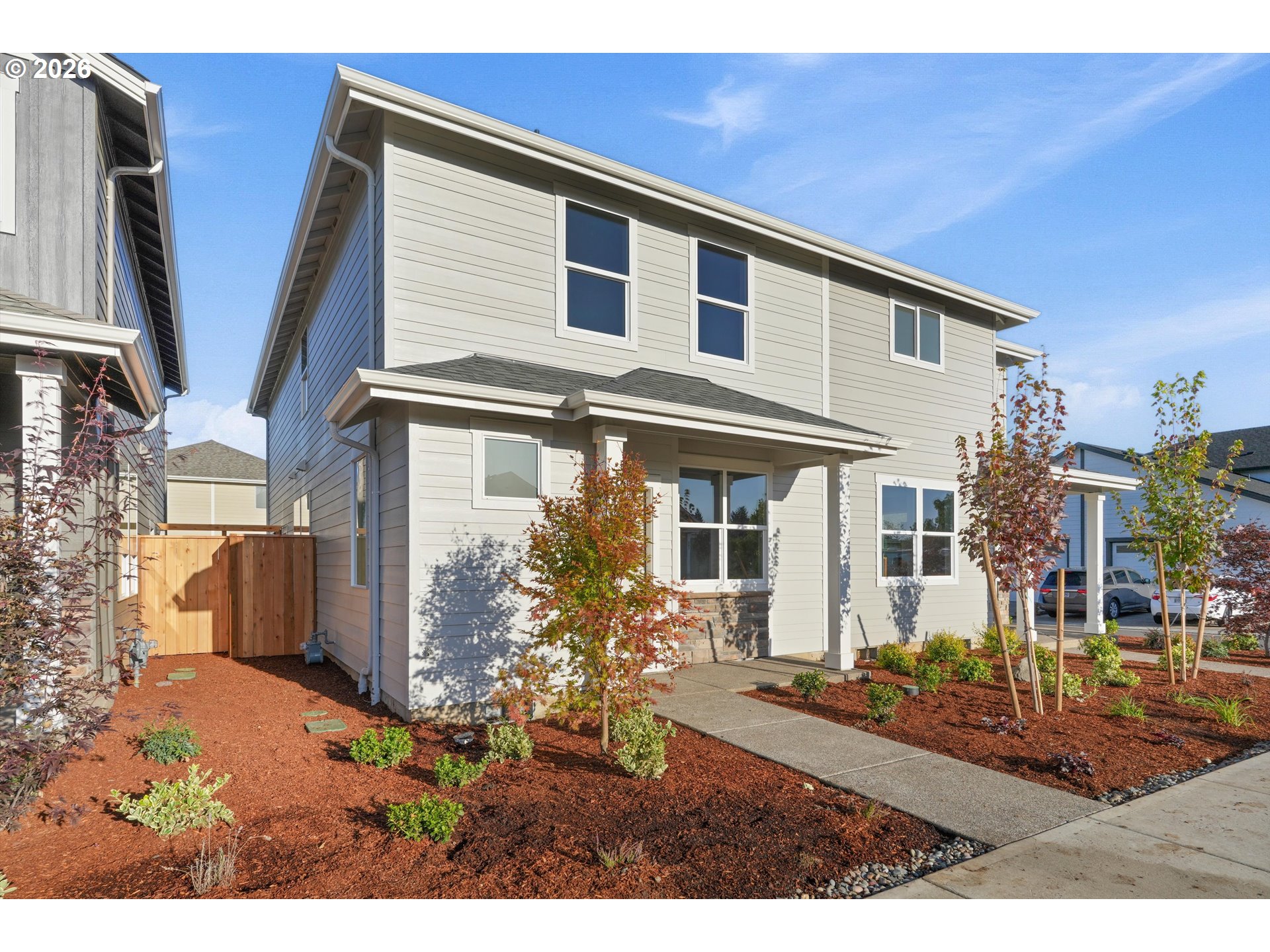 376 Se Shetterly Dr Property Photo 1