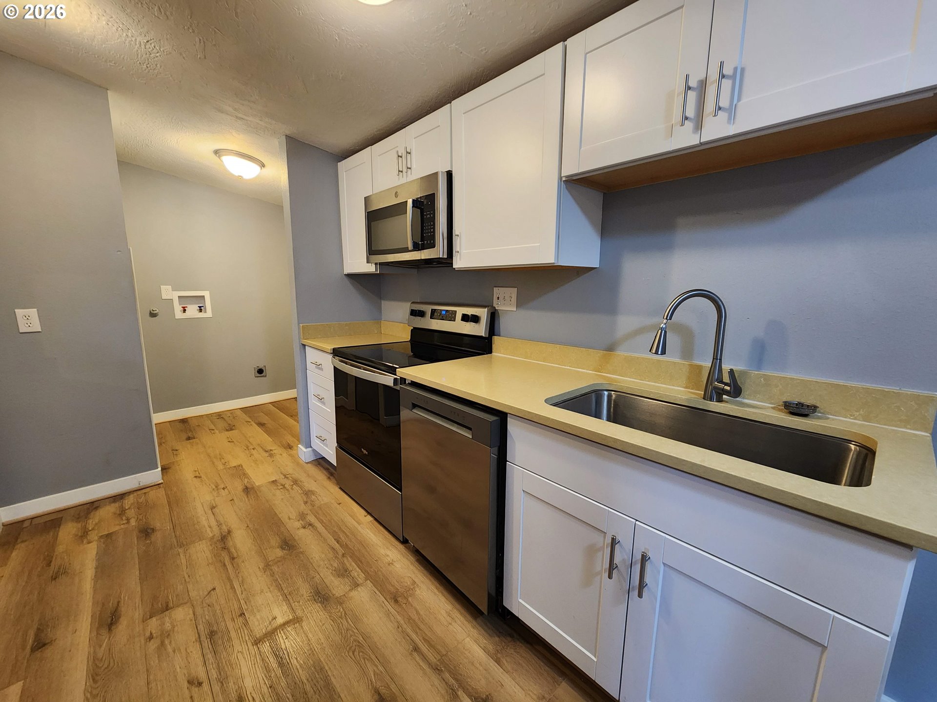 1819 Se Orient Dr 15 Property Photo 8
