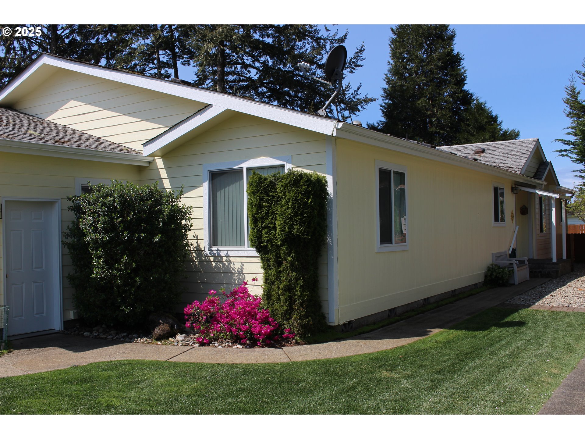 119 Jensen Way Property Photo 1