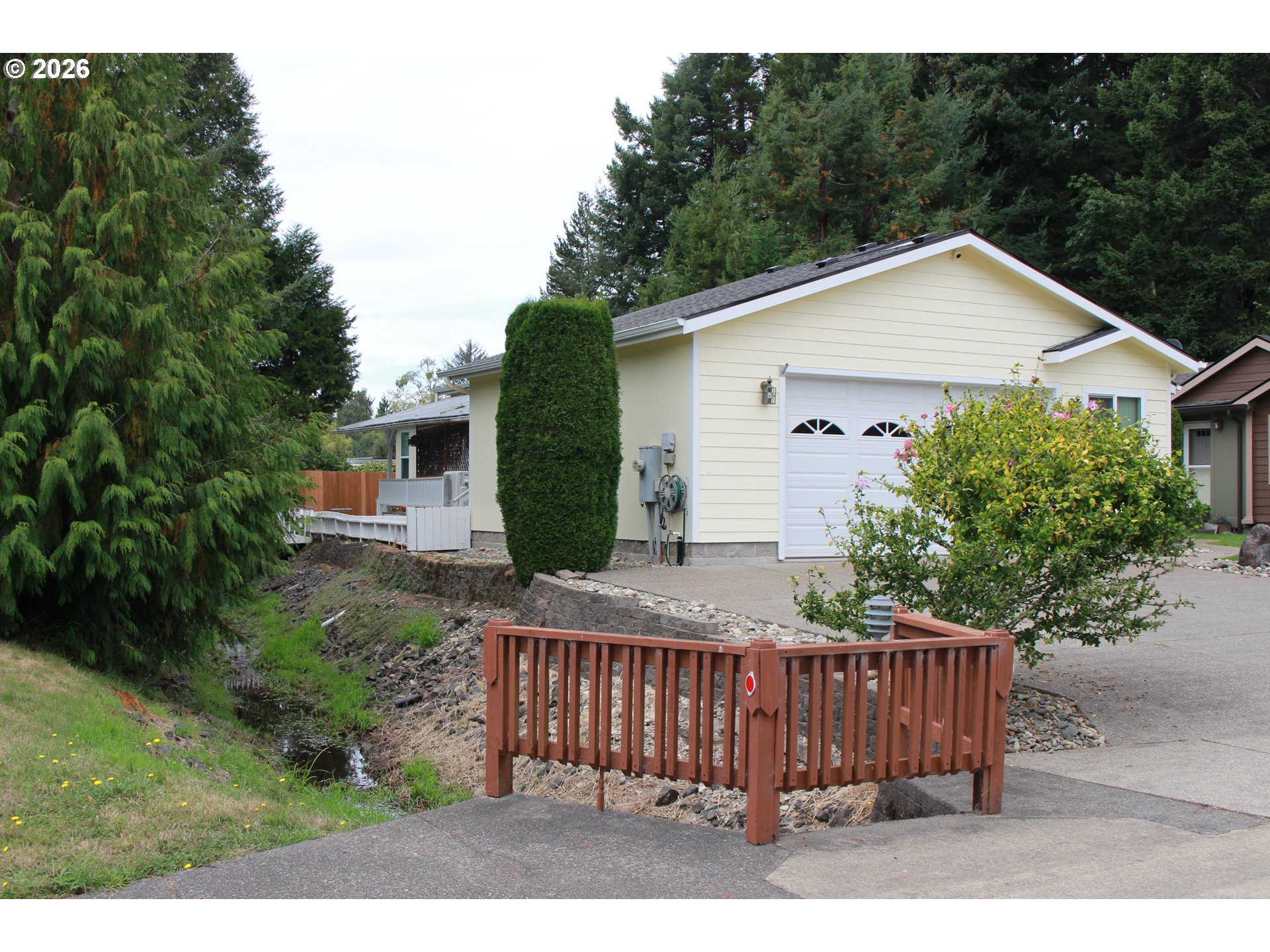 119 Jensen Way Property Photo 5