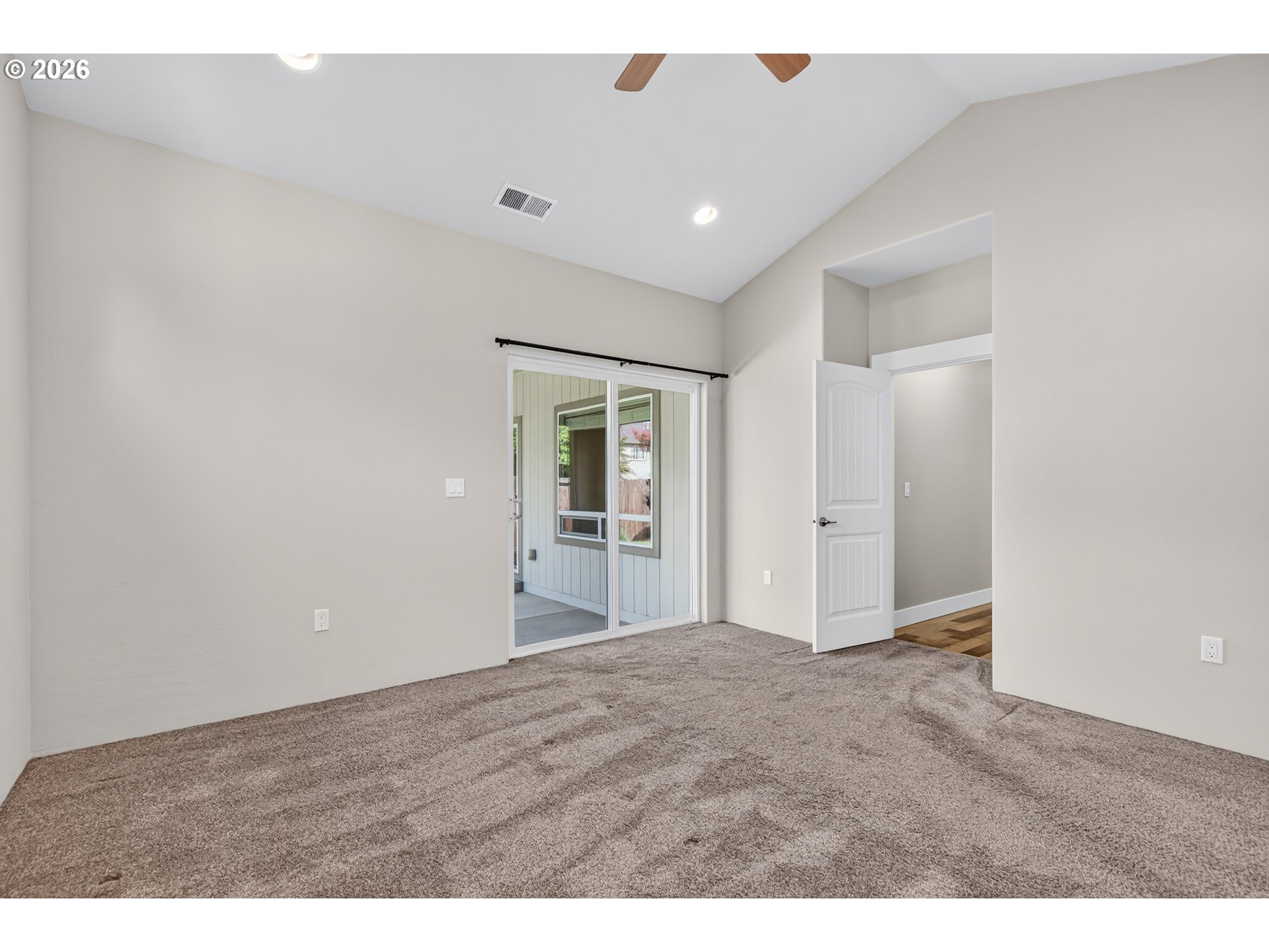 989 Pendleton Dr Property Photo 12