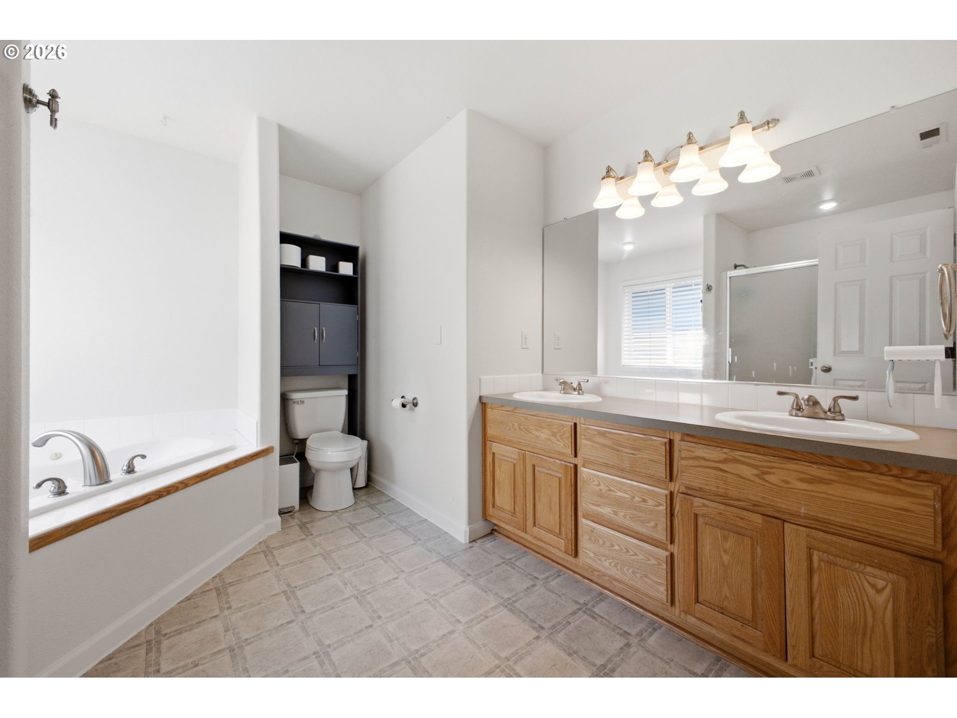 1831 N 8th Way Property Photo 17