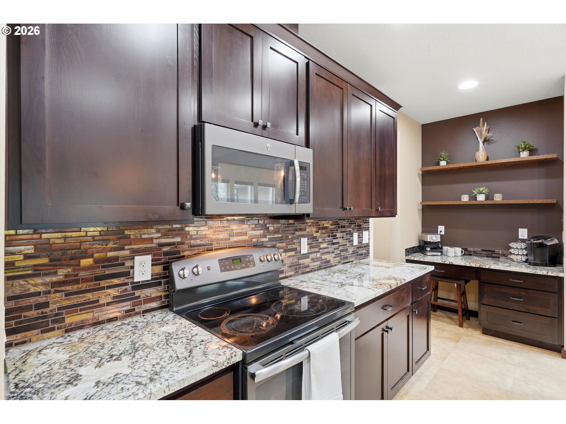 57214 E Marmot Rd Property Photo 13