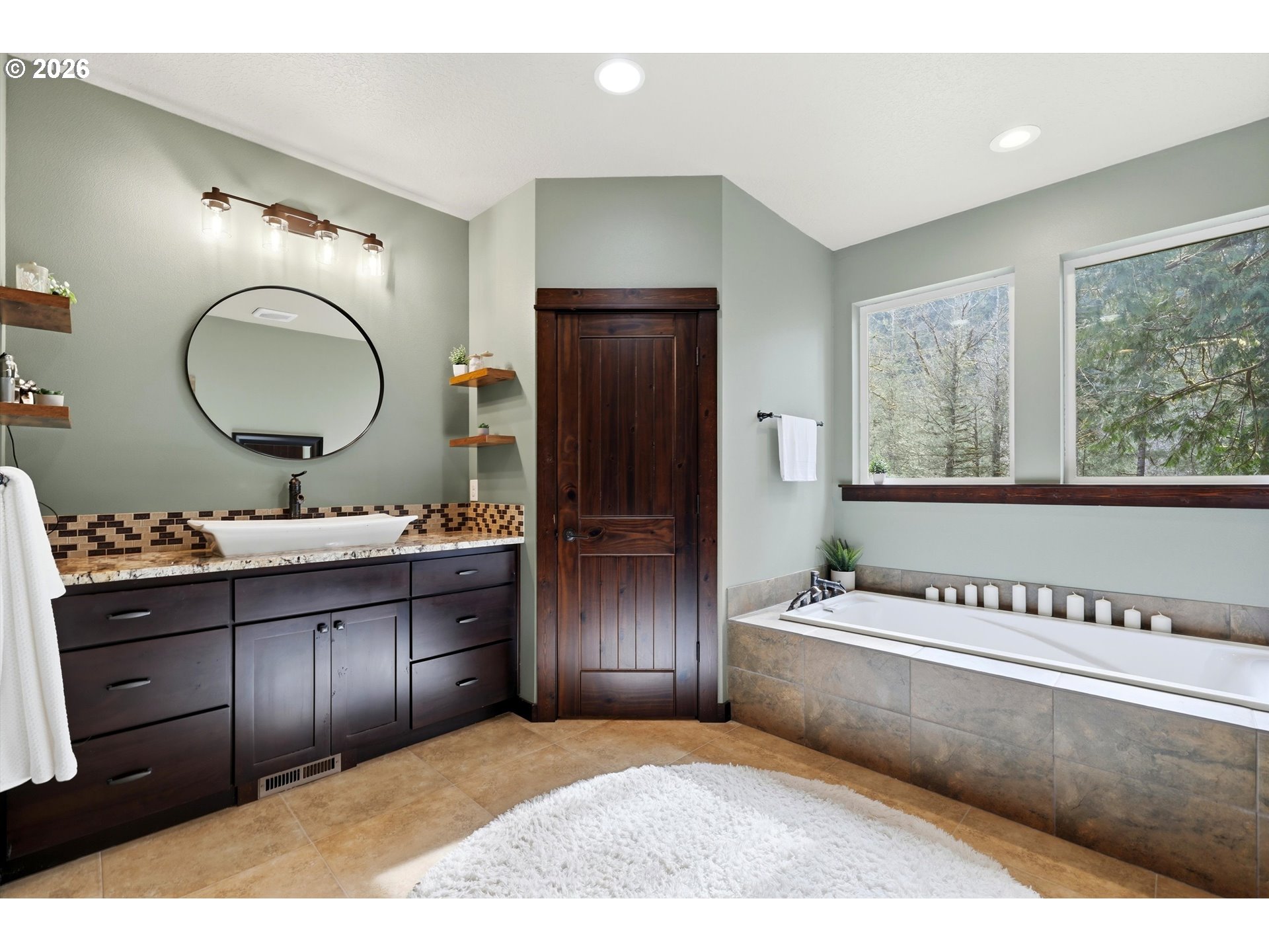 57214 E Marmot Rd Property Photo 18
