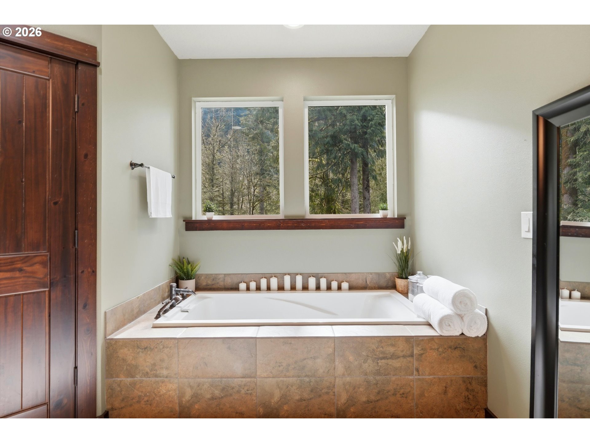 57214 E Marmot Rd Property Photo 19