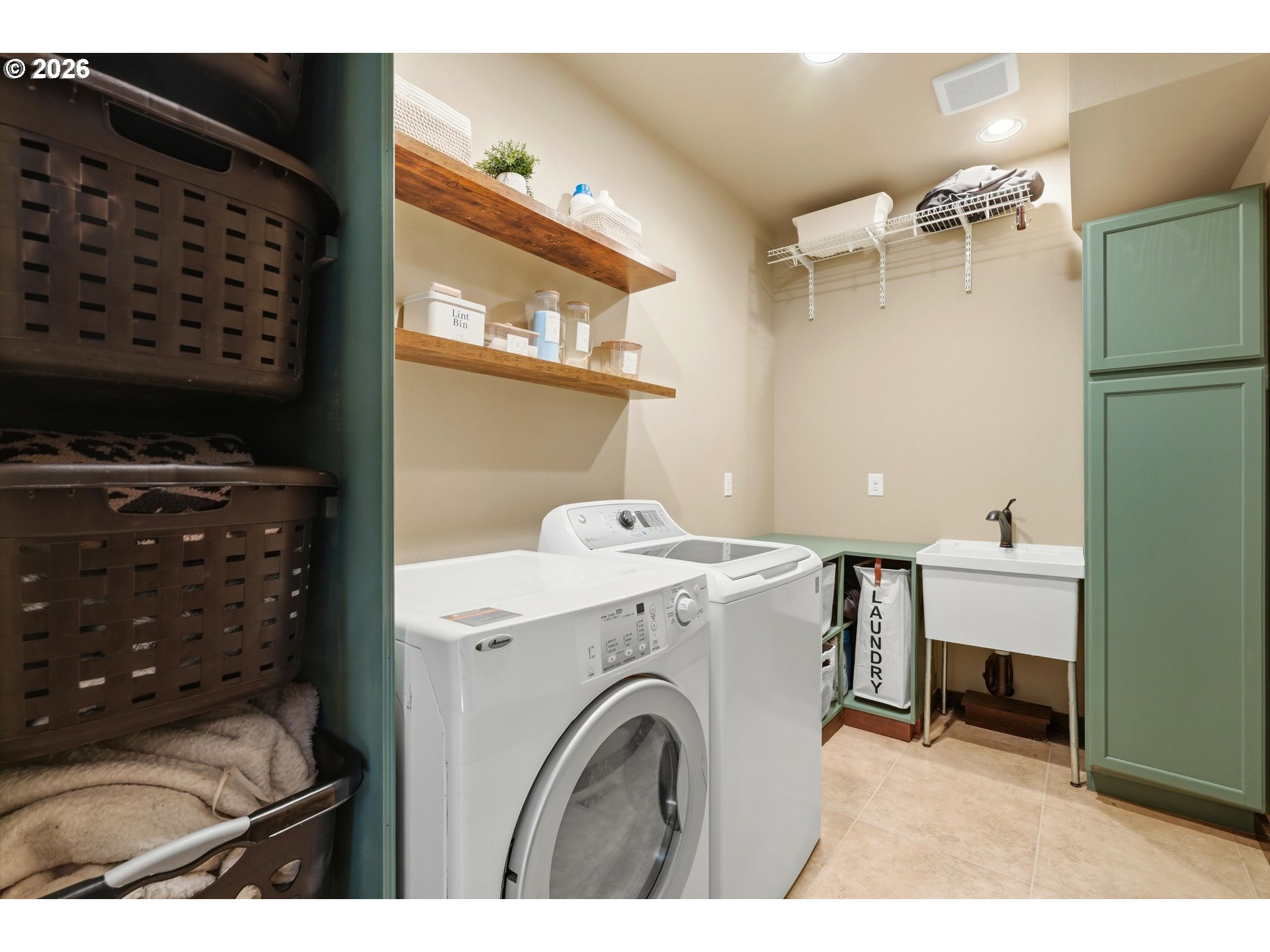 57214 E Marmot Rd Property Photo 21