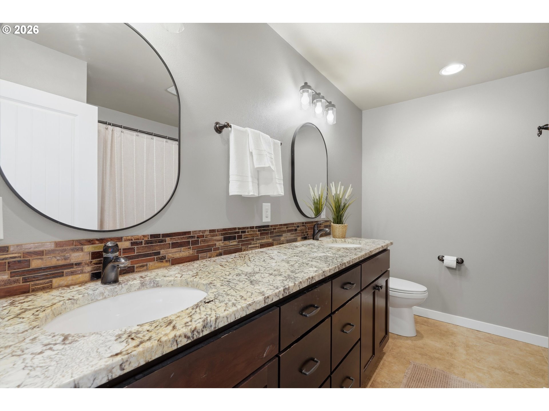 57214 E Marmot Rd Property Photo 26