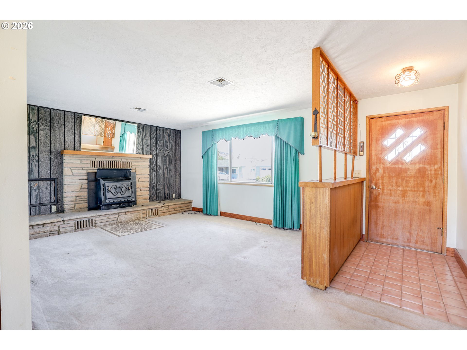 1004 Maple St Property Photo 6