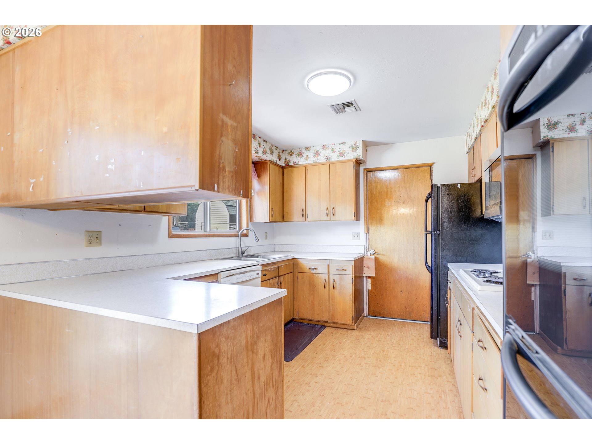 1004 Maple St Property Photo 10