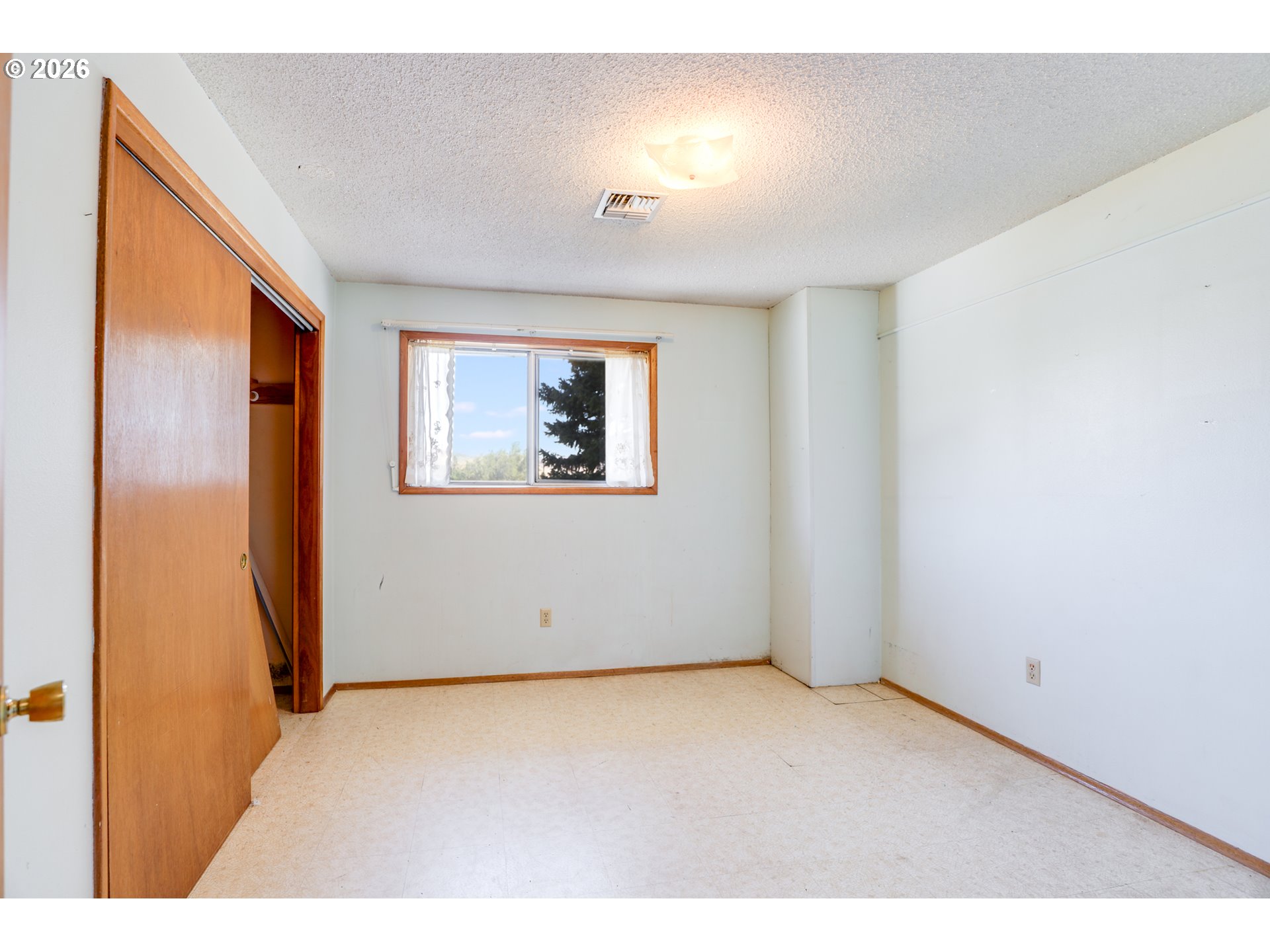 1004 Maple St Property Photo 15