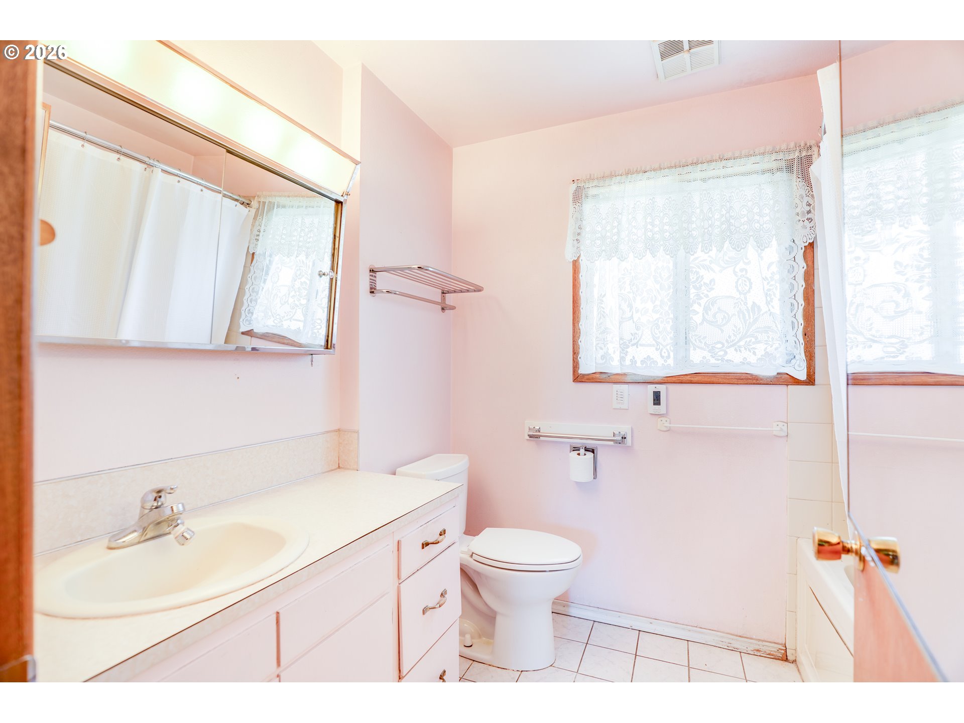 1004 Maple St Property Photo 23
