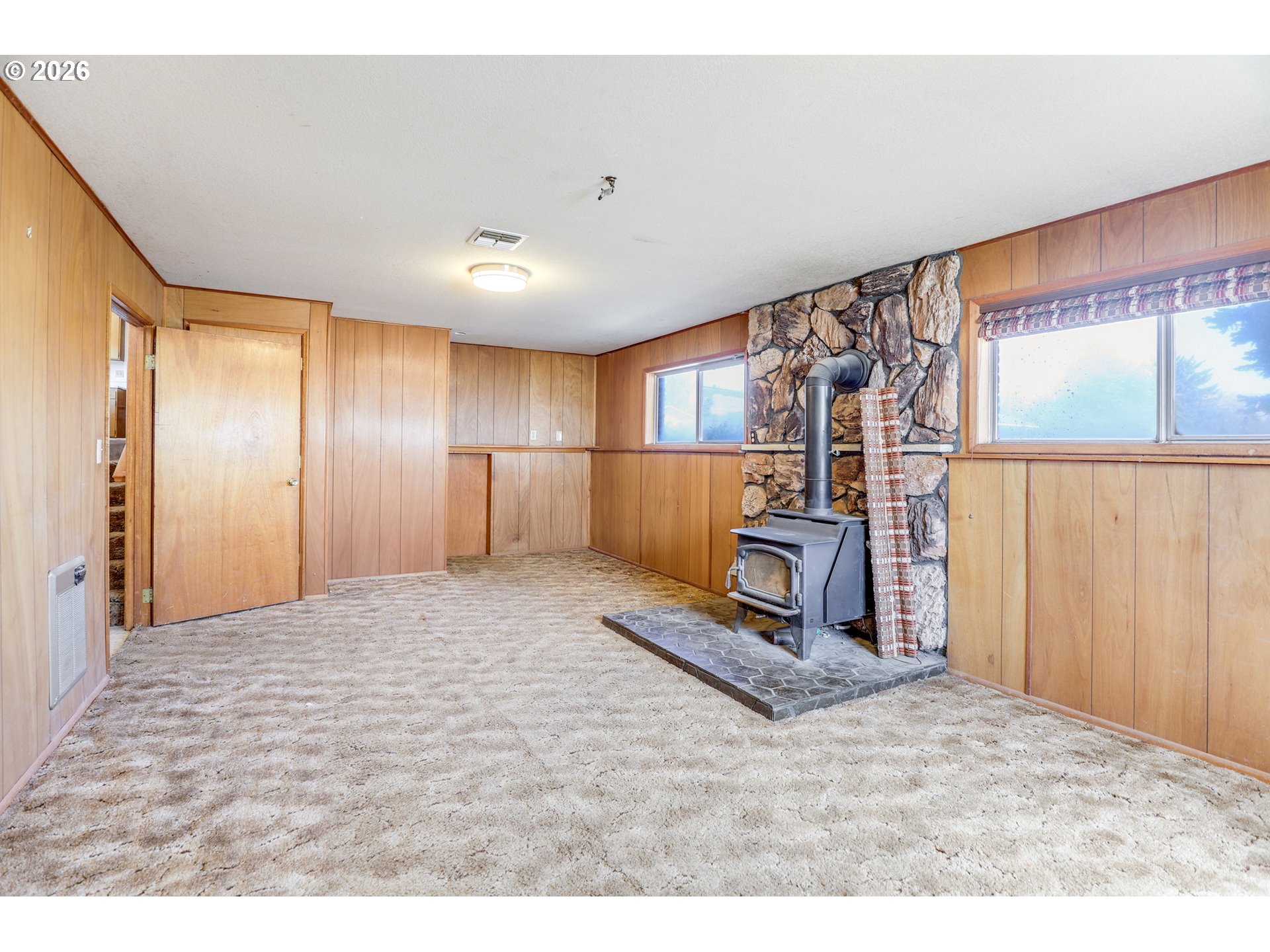 1004 Maple St Property Photo 25