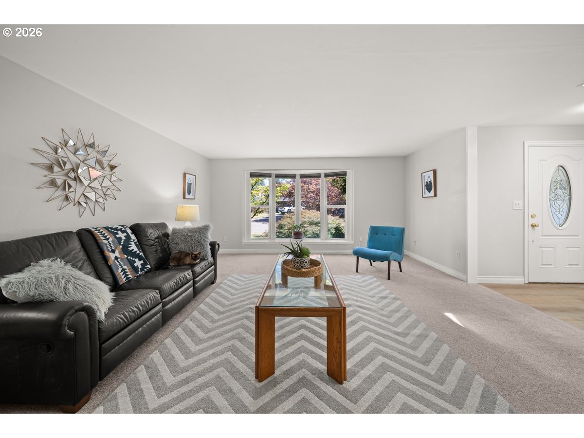 2815 Nw Eastway Ct Property Photo 3