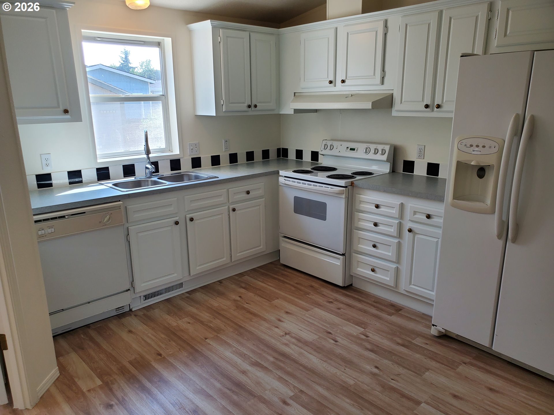1376 David Ave Property Photo 11