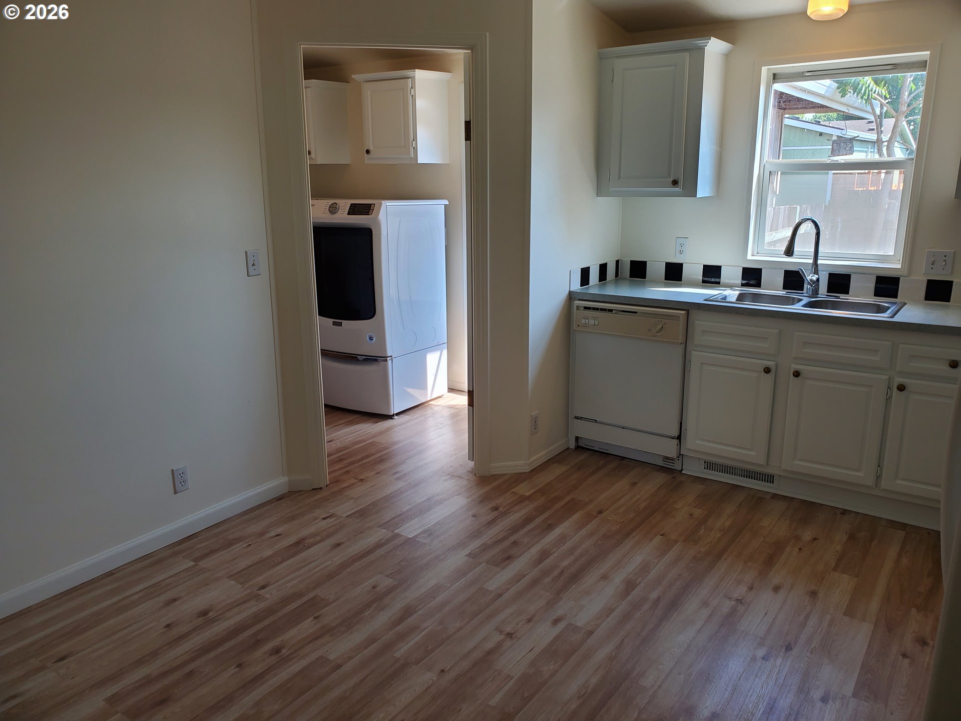 1376 David Ave Property Photo 13