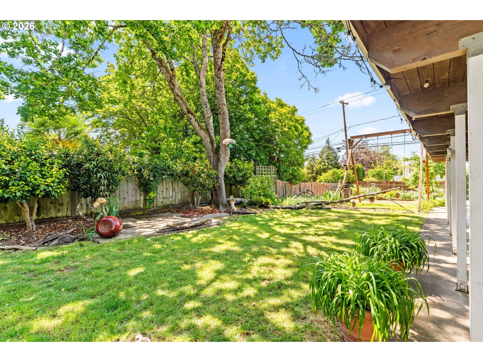 1960 Alder St Property Photo 2