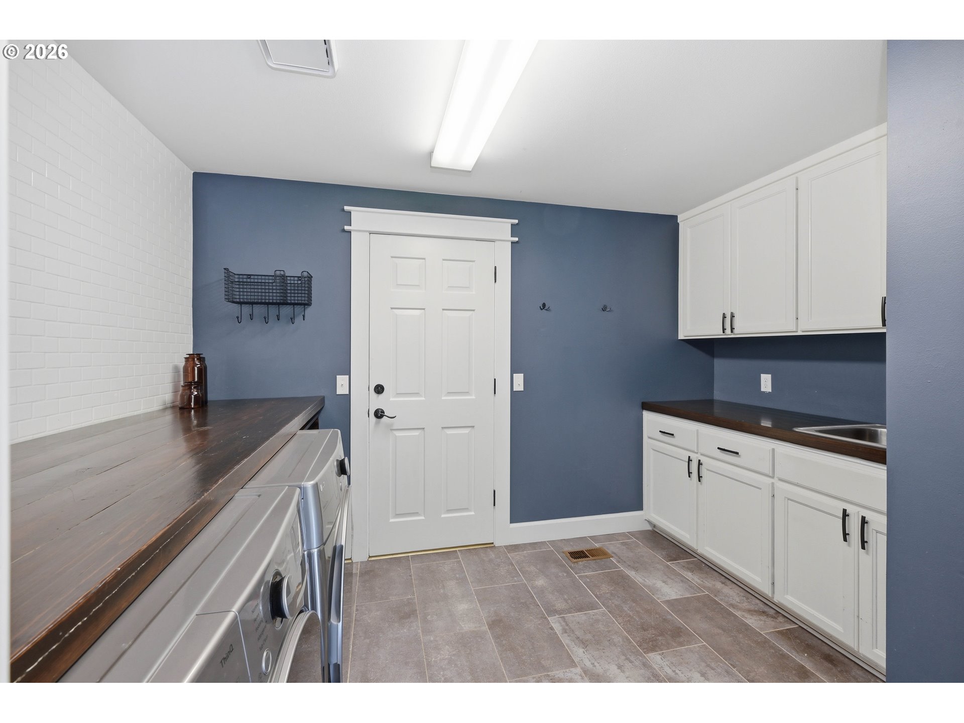 1639 Victorian Way Property Photo 19