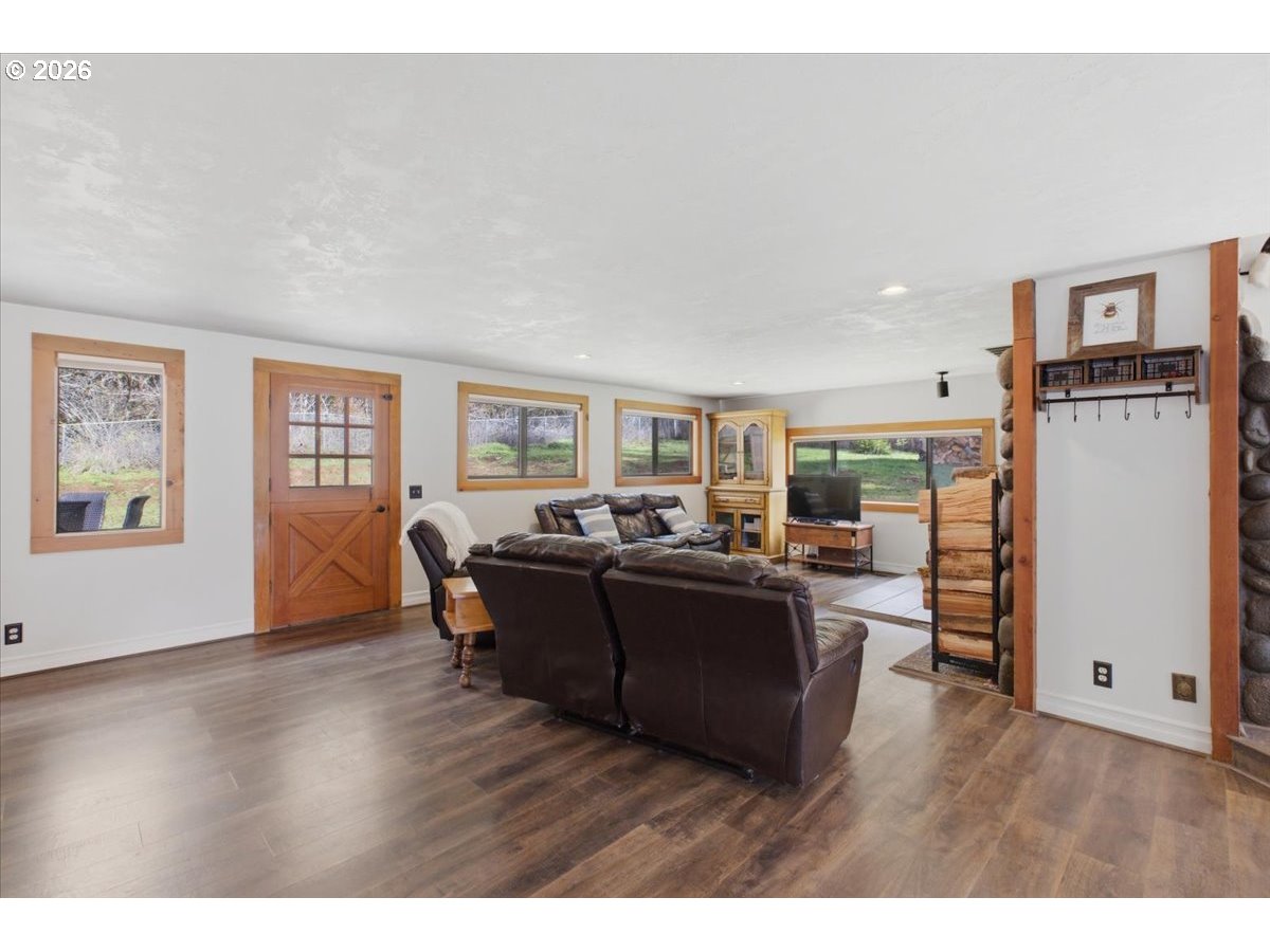 40875 Peoples Dr Property Photo 14