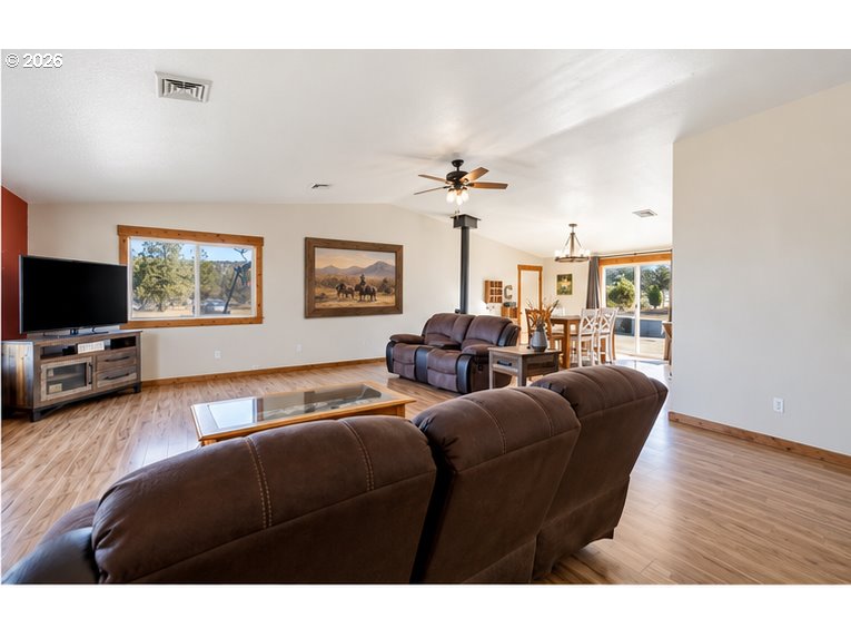7200 Sw Highway 126 Property Photo 7