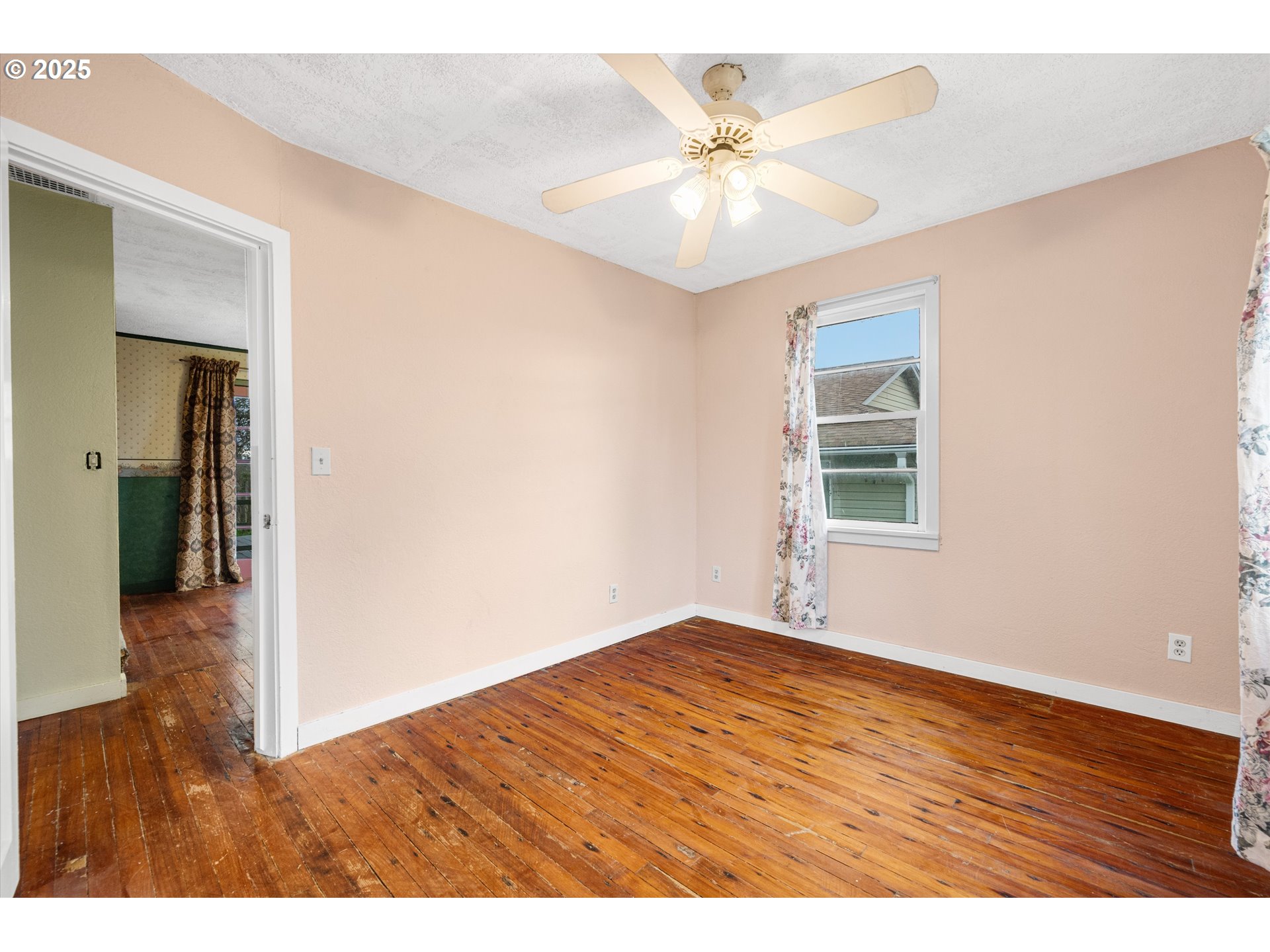 948 Sw Maple St Property Photo 15