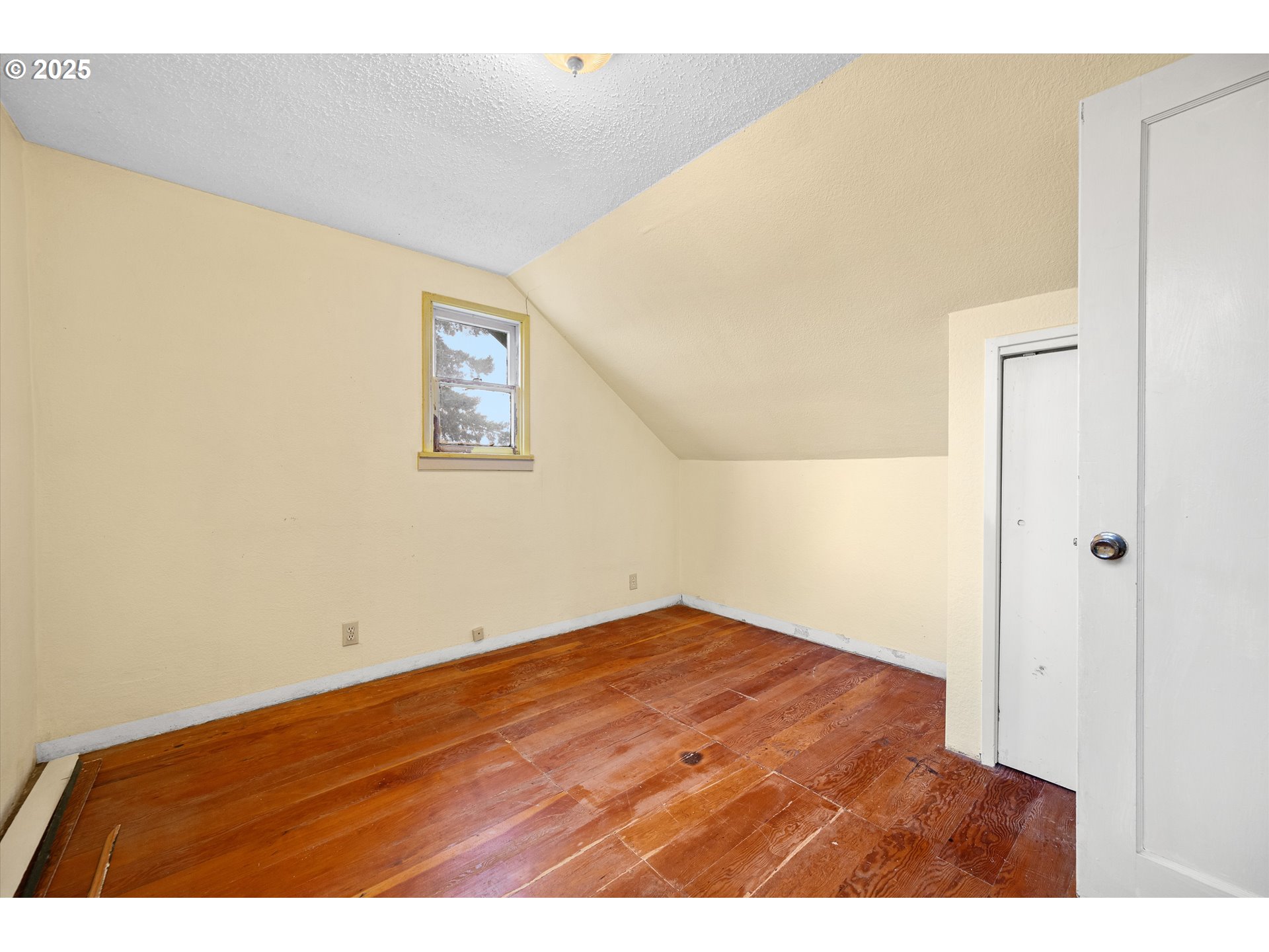 948 Sw Maple St Property Photo 22